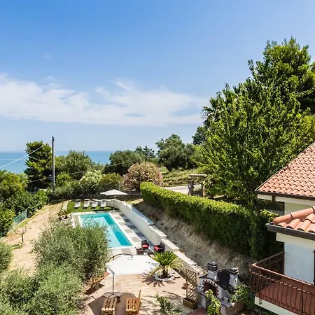 Villa Maro *
